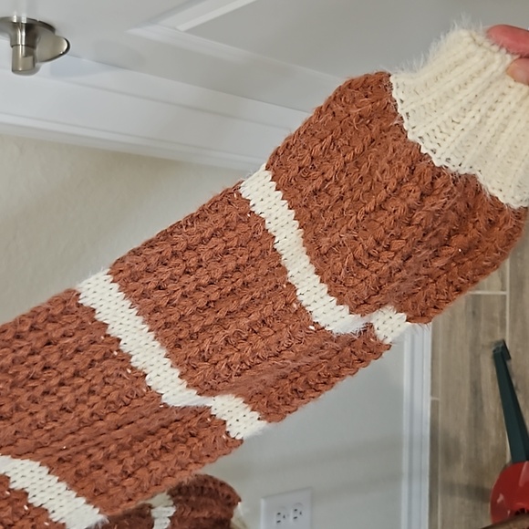 Amazon - Blush-Colored Chunky Knit Sweater - Size Small - Picture 3 of 3